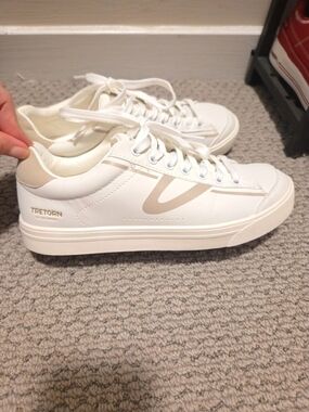 Tretorn White Sneakers with Beige Accent